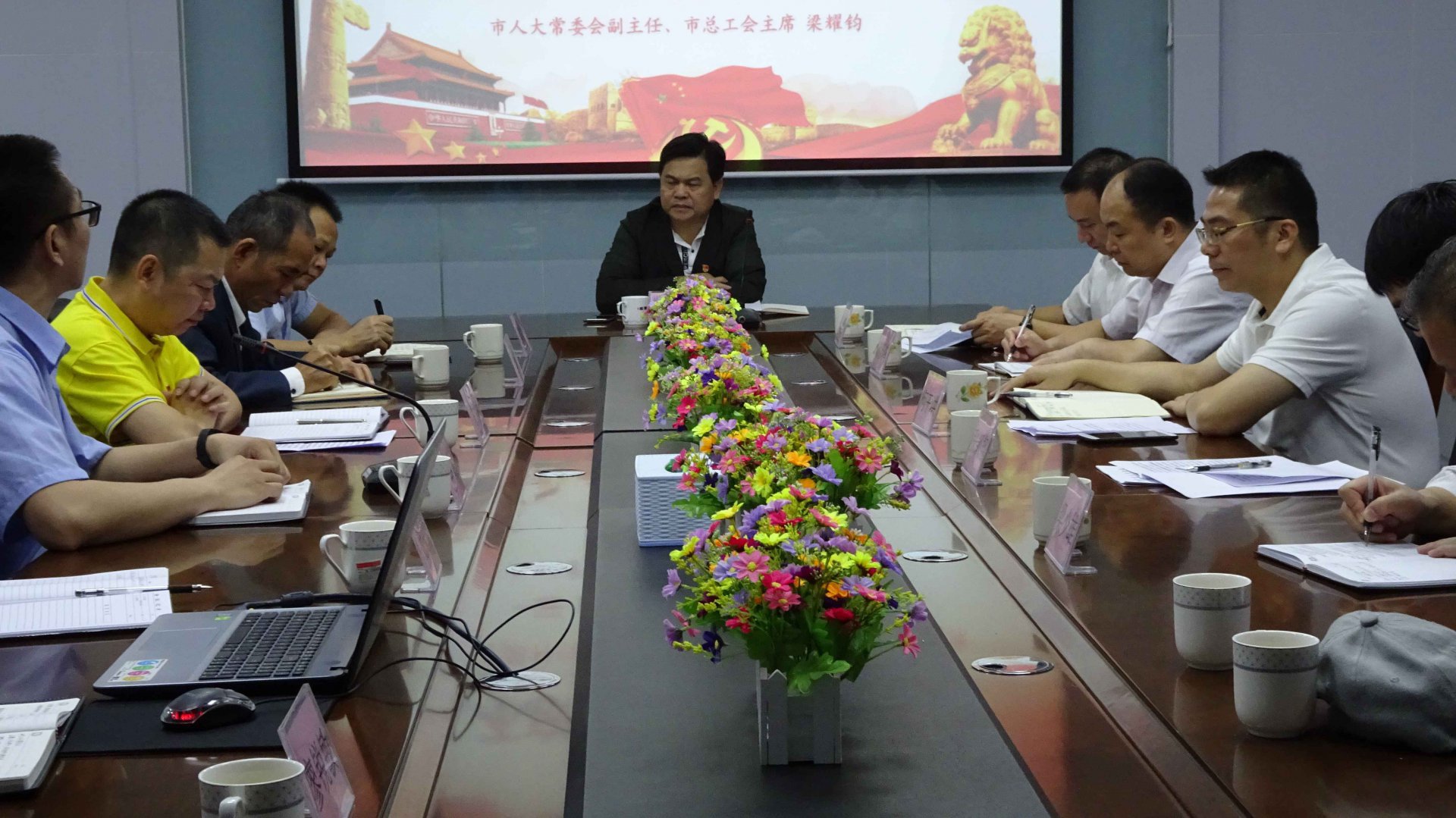 市領(lǐng)導(dǎo)參觀照片[不忘初心牢記使命專題教育活動]